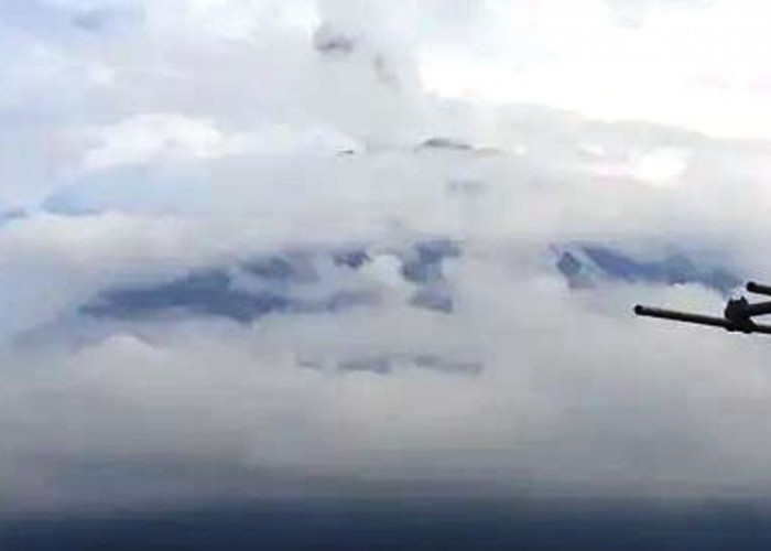 Gunung Semeru Kembali Erupsi Semburkan Abu Vulkanik Setinggi 1.000 Meter, Rawan Lontarkan Batu Pijar