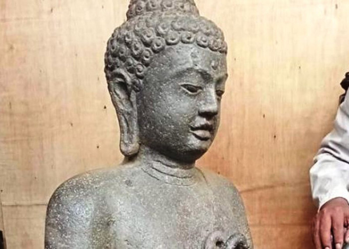 Patung Arca Buddha Darma Cakra Mudra Ditemukan oleh Penyelam di Sungai Musi