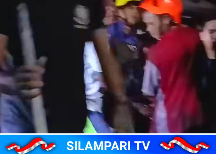 Dramatis! Petugas Damkar Terjatuh Saat Jinakkan Api yang Hanguskan 11 Rumah di Lubuklinggau