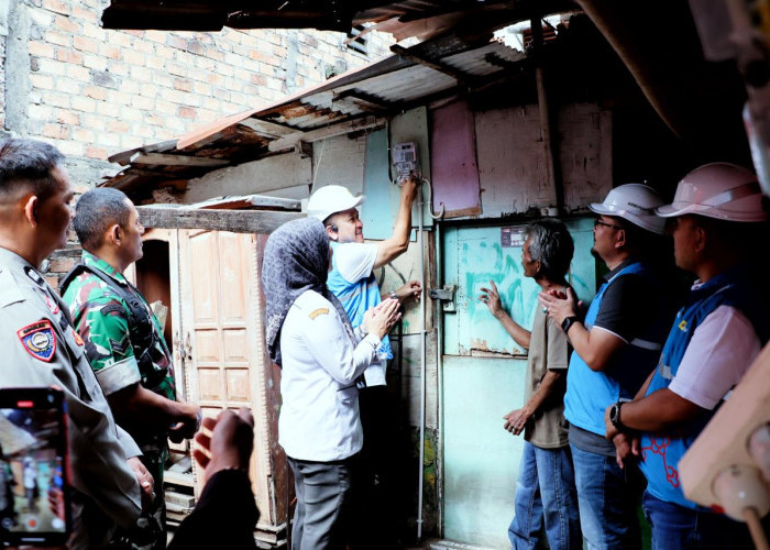 128 pelanggan PLN UID S2JB menerima sambungan listrik gratis berasal dari donasi pegawai di Tahun 2025