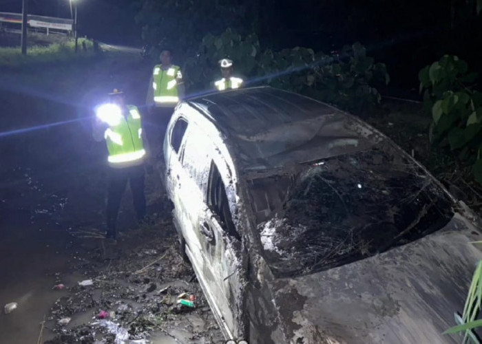 Pemudik dari Jakarta Mengalami Kecelakaan Tunggal, Polres Musi Rawas di Pos Pengamanan Terawas Selama Operasi 