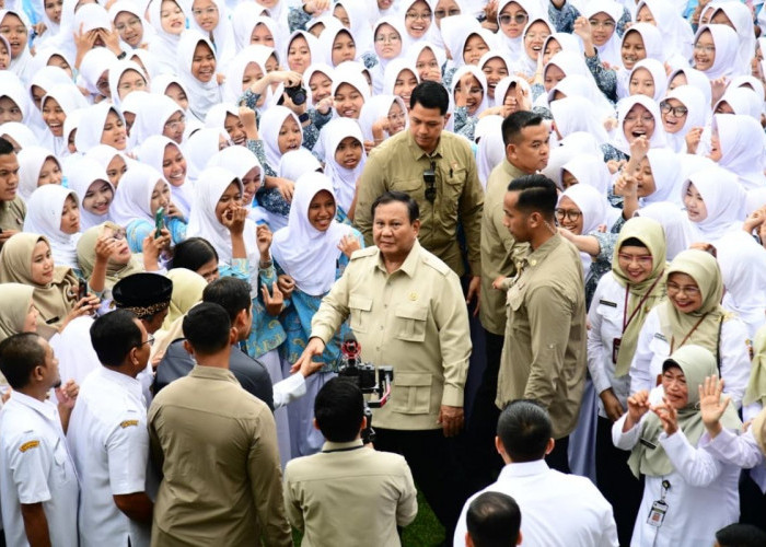Komitmen Prabowo Subianto Perkuat Pendidikan Renovasi Ratusan Ribu Sekolah  & Smart Class Seluruh Indonesia
