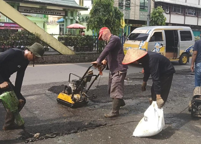 Perbaikan Jalan Nasional di Lubuklinggau Dilakukan Bertahap, Ruas Depan Eks RS dr. Sobirin Mulai Dikerjakan