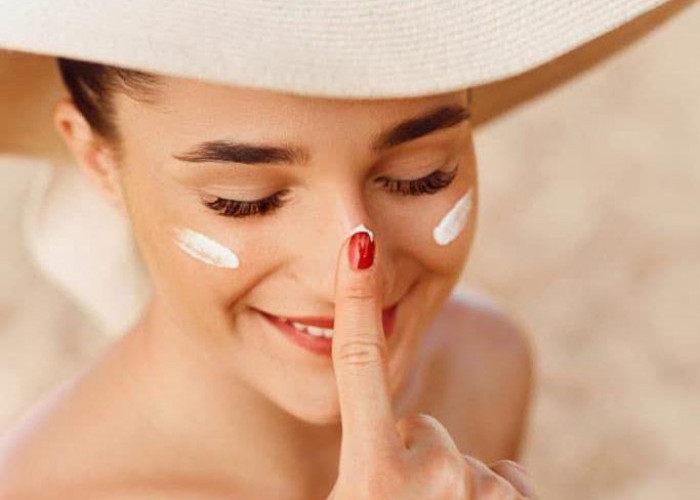 Jadi Salah Satu Jenis Skincare Paling 'Sakti', Ternyata Ini Sederet Manfaat Sunscreen!