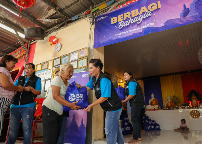 Peringati Hari Raya Waisak 12 Mei 2025, BRI Peduli Salurkan Bantuan Sembako Bagi Ribuan Umat Buddha