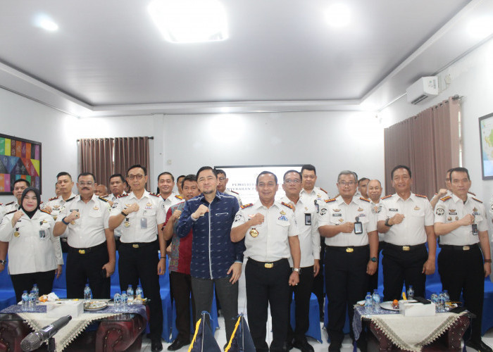 Kalapas Narkotika Kelas IIA Muara Beliti Hadiri Pemberian Apresiasi dan Penyerahan Penghargaan Ombudsman RI