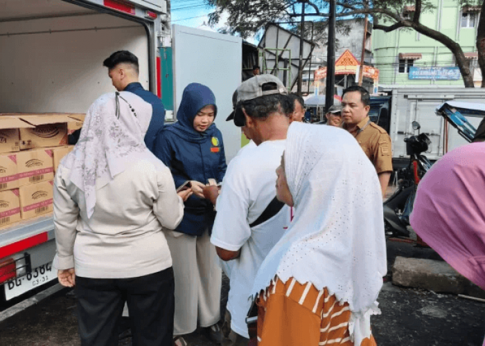 Bulog Sumsel Babel Gelar Operasi Pasar MinyaKita di Palembang, Warga Bisa Beli Rp15.500 per Liter