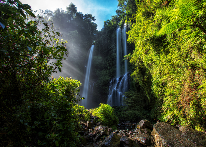 7 Air Terjun Terindah di Indonesia yang Wajib Dijelajahi