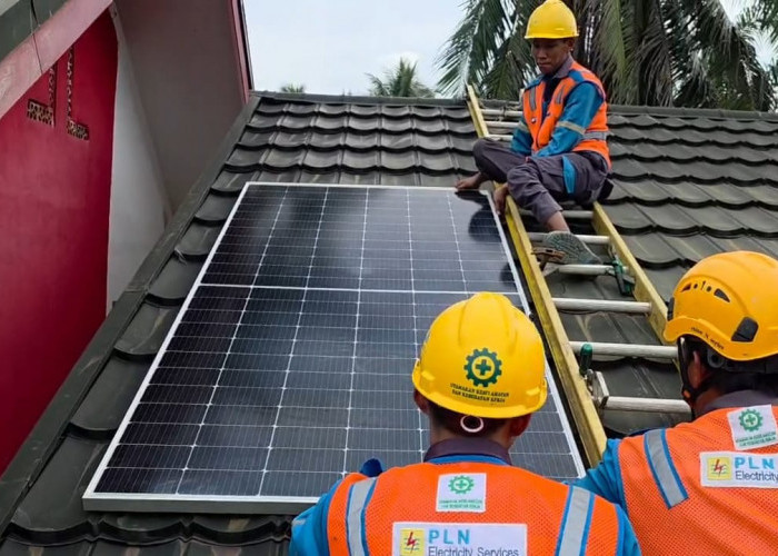 PLN Hadirkan Terang untuk Pendidikan Pelosok, SD Negeri Sungai Jambu Kini Nikmati Listrik Tenaga Surya