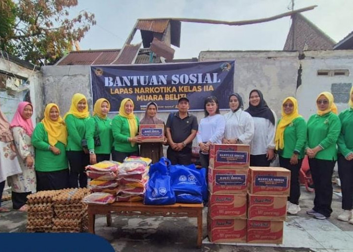 Wujud Kepedulian, DWP Lapas Narkotika Kelas IIA Muara Beliti Salurkan Bantuan Sosial bagi Korban Kebakaran