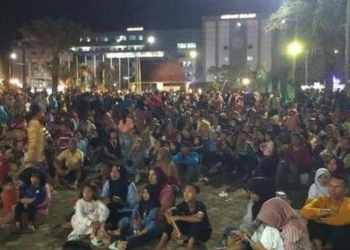 Pengunjung Alun-Alun Merdeka Keluhkan Parkir Rp5 Ribu Saat Nobar yang Digelar Pemkot Lubuklinggau