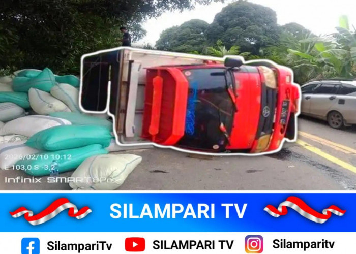 Insiden Pagi di Musi Rawas, Truk Pengangkut Sekam Padi Terbalik