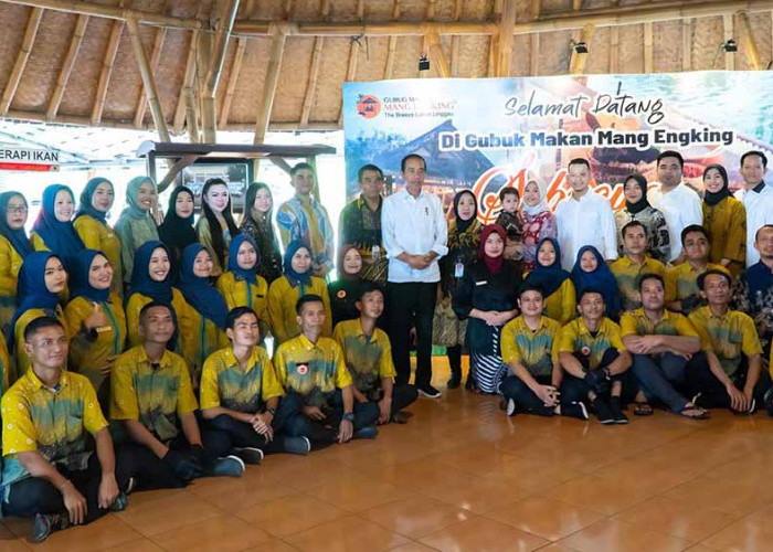 Presiden Jokowi Apresiasi Gubug Makan Mang Engking Sebroyot, Menunya Banyak Fasilitas Lengkap