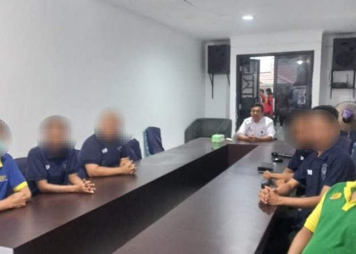 Warga Binaan Lapas Narkotika Muara Beliti Ikuti Ibadah Malam Natal Nasional