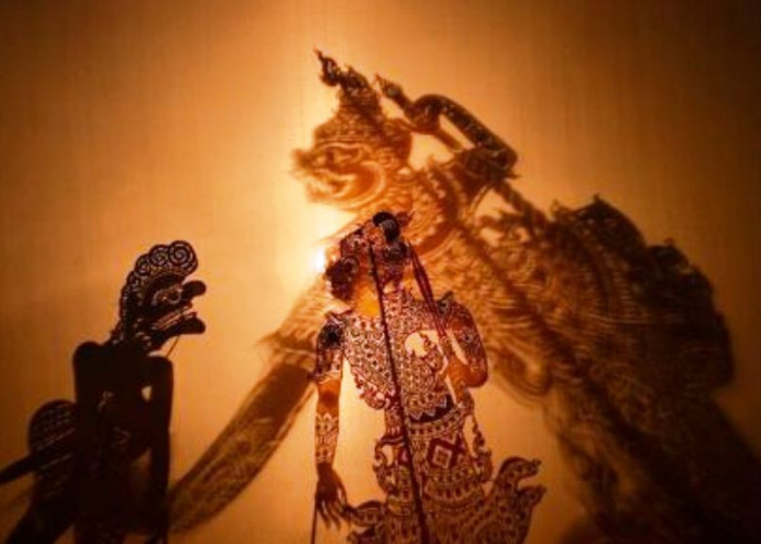 Mengenal Seni Budaya Wayang Kulit yang Sering Jadi Hiburan di Bulan Suro