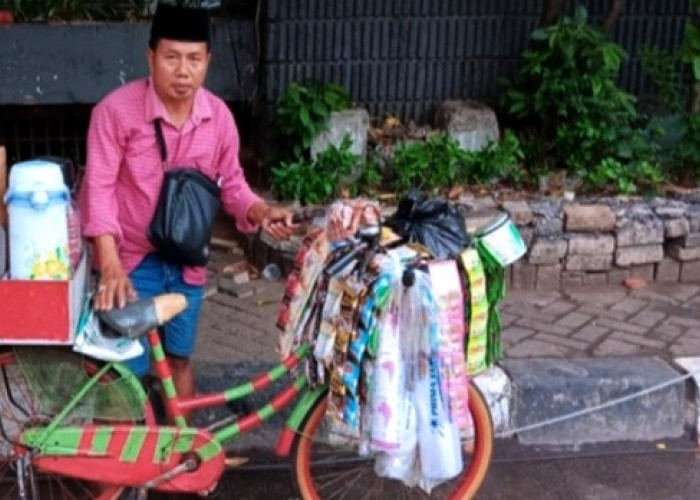 Nelangsa, Pedagang Kopi Keliling di Jakarta Sepi Pembeli Memasuki Musim Penghujan