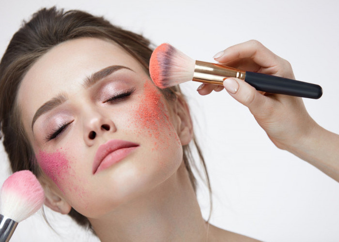 5 Rekomendasi Blush On Lokal dengan Warna Peach yang Bikin Wajah Lebih Fresh