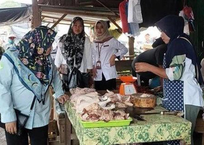 Harga Ayam Potong di Pasar B Srikaton Turun Menjelang Lebaran