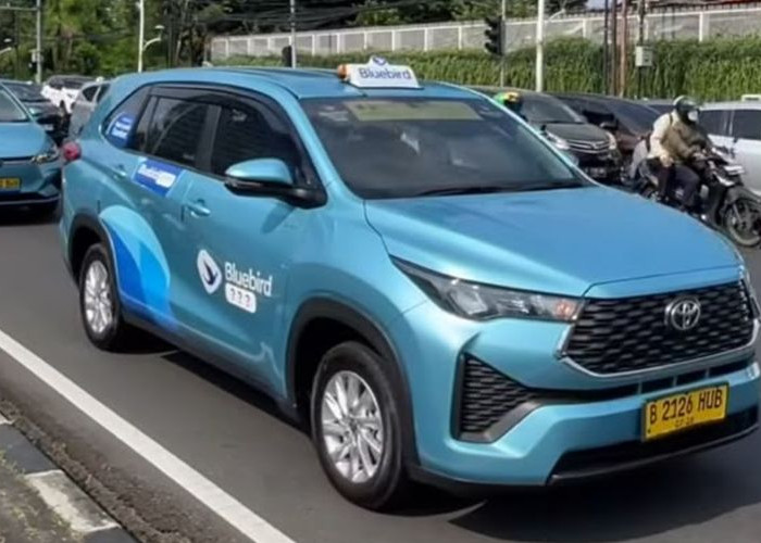Bluebird Luncurkan Taksi Hybrid Toyota Innova Zenix, Siap Dukung Transportasi Rendah Emisi
