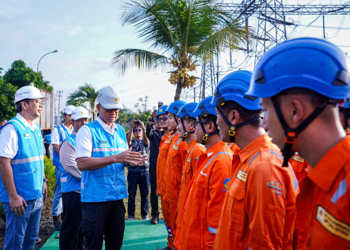  PLN Ingatkan Warga Ancaman Cuaca Ekstrem, Siagakan 69 Ribu Personel Sambut Nataru 2025/2026