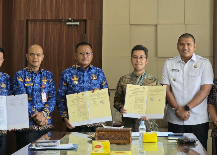 PLN ULP Tebing Tinggi Lakukan Penyeimbangan Beban Trafo dan Perbaikan Grounding di Saling