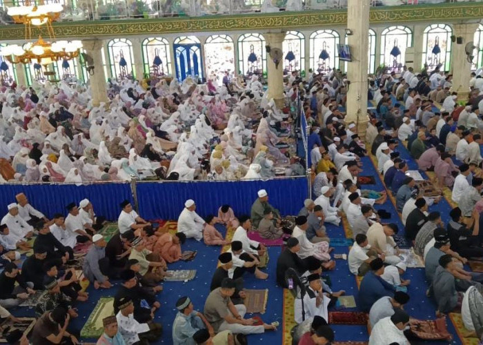 Masjid Agung Assalam Pusatnya Ibadah Sholat Ied Fitri 1447 H Walikota Tekankan Kerukunan Dan Kebersamaan 