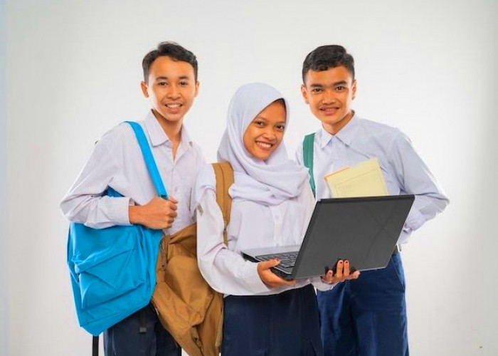 Soal & Jawaban Modul Ajar Informatika Kelas 8 – Bab 4: Jaringan Komputer dan Internet