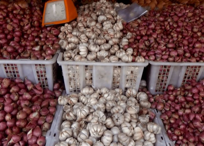 Harga Cabai Merah di Pasar Lubuklinggau Masih Tinggi, Harga Bawang Ikut Naik