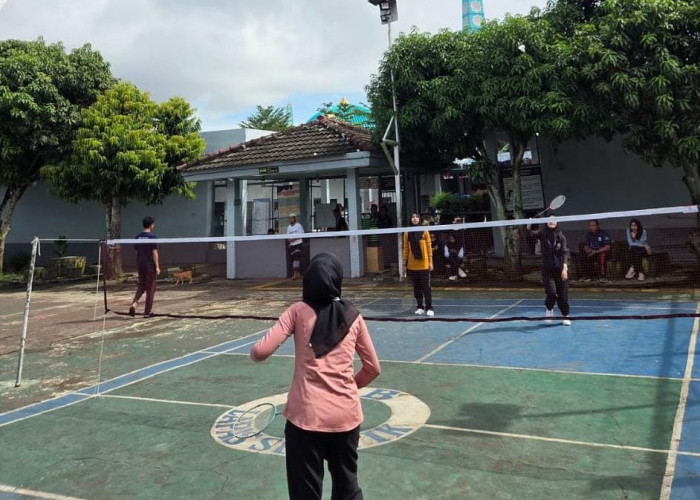 Jaga Kesehatan dan Kekompakan, Pegawai dan Peserta Magang Lapas Narkotika Muara Beliti Olahraga Pagi