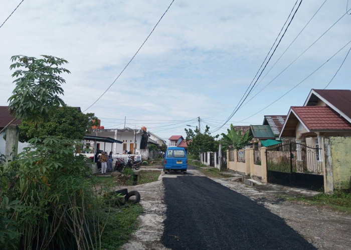 Warga di Lubuklinggau Mengeluh Karena Pembuatan Jalan Aspal, Berikut Penjelasan Rt dan Lurah 