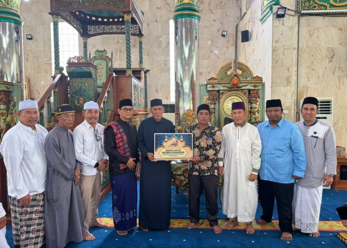Jamaah Masjid Agung Lubuklinggau Salurkan Donasi Rp16,2 Juta untuk Korban Kebakaran Jawa Kanan SS