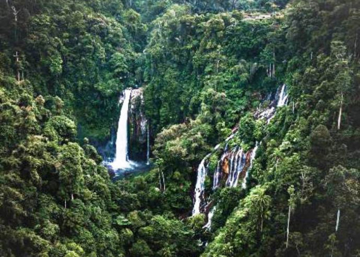 Unik!  Air Terjun di Bengkulu Memiliki Dua Suhu Sekaligus, Ternyata Air Terjun ini Kembar