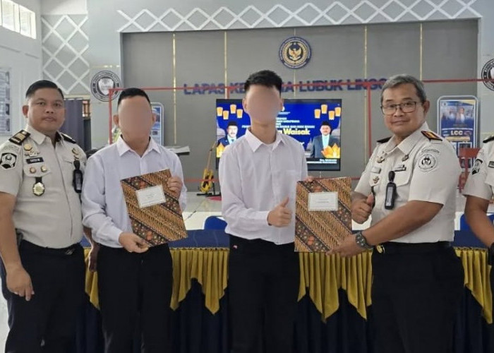 Dua Warga Binaan Lapas Kelas IIA Lubuk Linggau Terima Remis Khusus Hari Raya Waisak 2026