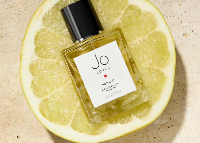 Kena Panas Makin Semriwing, Parfum Jo Loves Pomelo Cocok untuk Iklim Tropis dan Tahan Hingga 6 Jam