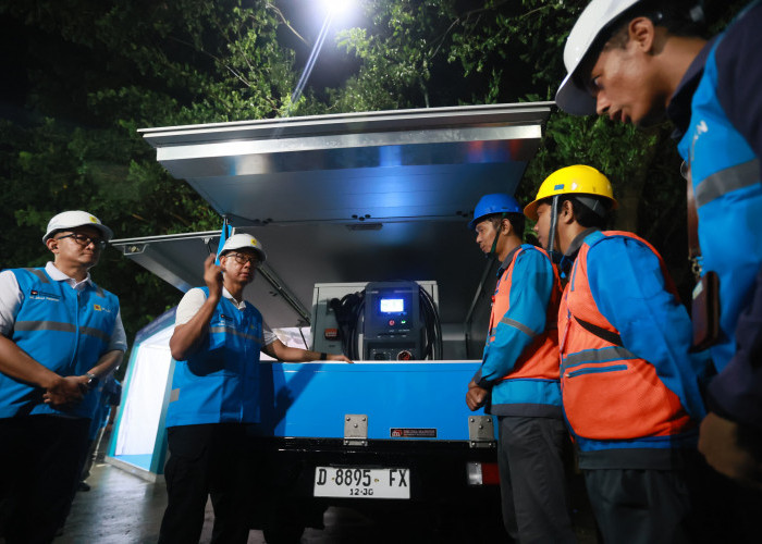 Antisipasi Lonjakan EV selama Periode Nataru, Dirut PLN Tinjau Langsung Kesiagaan SPKLU di Berbagai Titik
