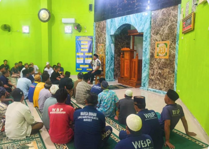 Perkuat Pembinaan Rohani, Kabid Perawatan dan Pengamanan Berikan Tausiyah kepada Warga Binaan Lapas Narkotika 