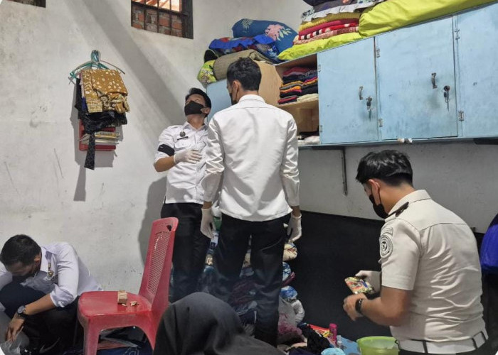 Antisipasi Pelanggaran, Petugas Lapas Narkotika Kelas IIA Muara Beliti Lakukan Razia Kamar Hunian