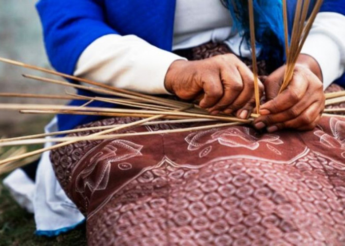 Sigajang Laleng Lipa,Tradisi Saling Tusuk Atau Baku Tikam di Suku Bugis-Makasar