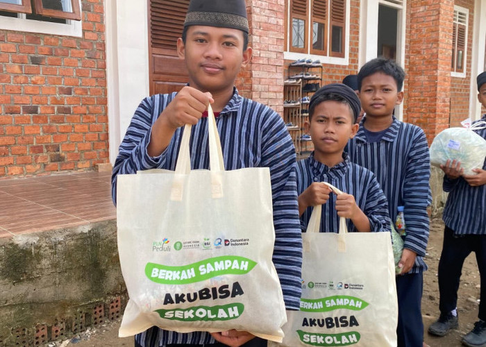 Bank Sampah Mitra Binaan PLN UID S2JB Raih Penghargaan Pemkot Palembang, Program Bayar SPP dengan Sampah 