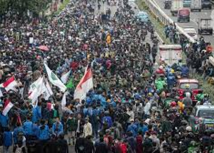 33 Aksi Unjuk Rasa Warnai Jakarta, Bundaran HI hingga Monas Jadi Titik Konsentrasi Massa