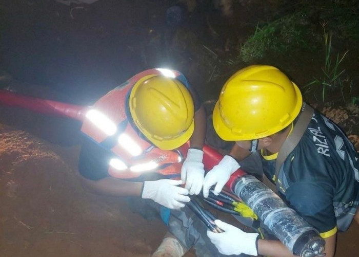 Idul Fitri, PLN ULP Lubuklinggau Perkuat Keandalan Listrik Lewat Perbaikan Saluran Kabel Tegangan Menengah