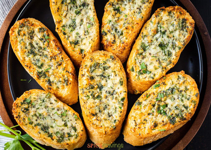 5 Tips Bikin Garlic Bread agar Tidak Mudah Gosong dan Tetap Renyah