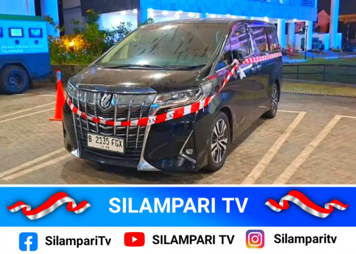 Kasus Korupsi MBG, Kejagung Sita Alphard Hitam Milik Asep Yusuf Somantri