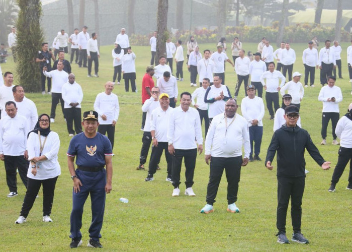 Yel-Yel dan Senam Pagi Warnai Hari Kedua Retreat Kepala Daerah di Magelang