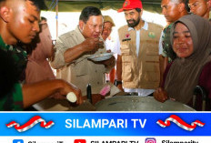 Prabowo Cicipi Masakan Pengungsi Saat Tinjau Dapur Umum di Aceh:  Ada Sendok, Saya Mau Coba