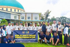 Peduli Lingkungan Ibadah, Lapas Narkotika Muara Beliti Gelar Kerja Bakti Bersihkan Masjid
