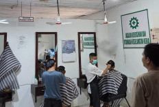 Dari Balik Jeruji Menuju Kemandirian, Lapas Narkotika Kelas IIA Muara Beliti Kembangkan Kegiatan Potong Rambut