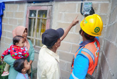 PLN UID S2JB Kembali Nyalakan 136 Sambungan Listrik Gratis Melalui Program Light Up The Dream