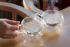 Fakta atau Mitos? Ini Penjelasan Medis soal Minum Air Hangat Pagi Hari dan Kelancaran BAB