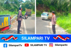 Jaga Keamanan Pengendara, Polsek Padang Ulak Tanding Laksanakan Patroli Rutin Jalur Lintas